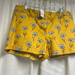 NWT Loft size 10 yellow/blue floral 4” shorts